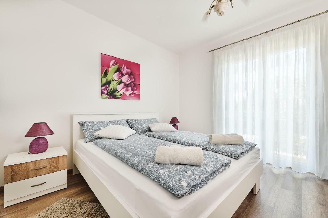 Apartment Ana Brtonigla Exterior photo